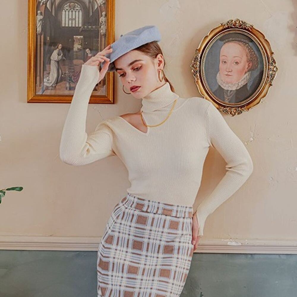 Petite Studio Alia Turtleneck Cutout Sweater Ivory